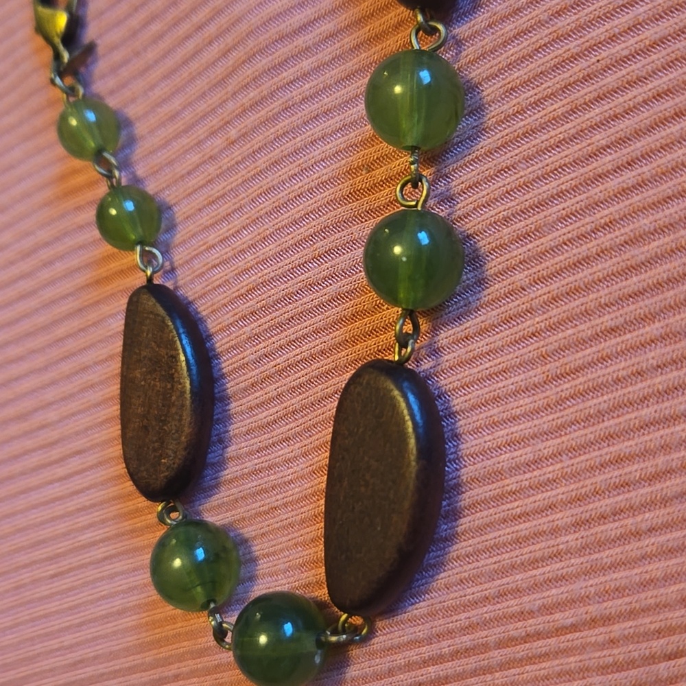Wooden necklace - Picture 3 of 5